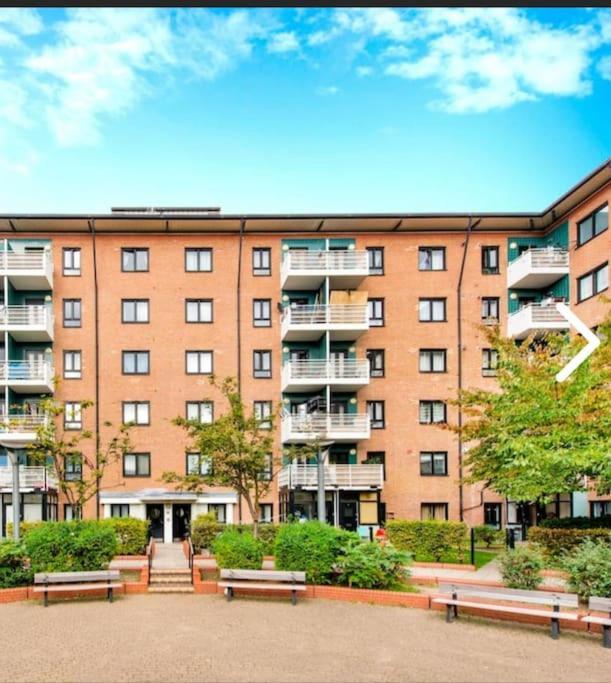Bright, Nice Interior, Close To The City, 2 Bedroom Apartment Лондон Экстерьер фото